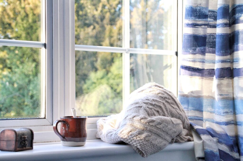 Isolation thermique, film solaire, Solar Screen, économie énergie, confort thermique, vitrage bâtiment, Montpellier, MKDESIF, protection UV