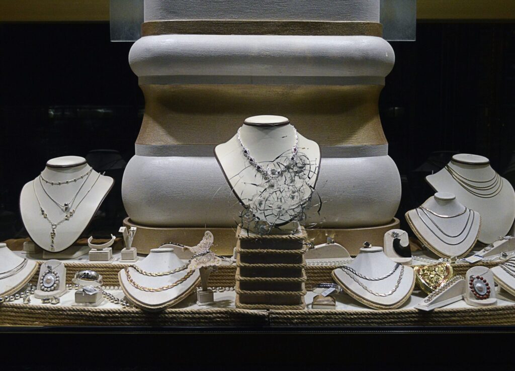 Retardateur effraction, film de sécurité vitrage, assurance commerce, protection vol boutique